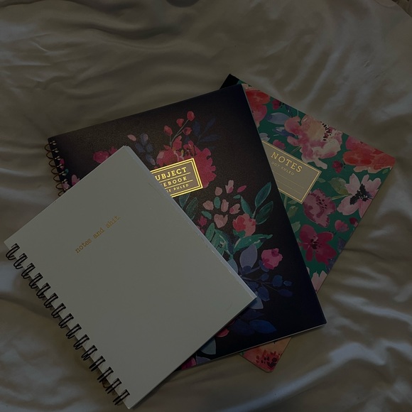 3 notebooks - Picture 2 of 5